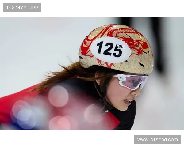 19岁杨婧茹获1500米第四 19岁杨婧茹获1500米第四